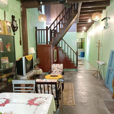 Отель Lang Hoose Джорджтаун Экстерьер фото